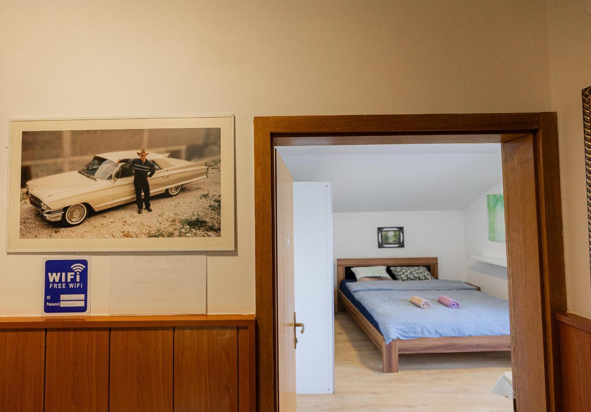 Rooms Kozarje 卢布尔雅那 外观 照片