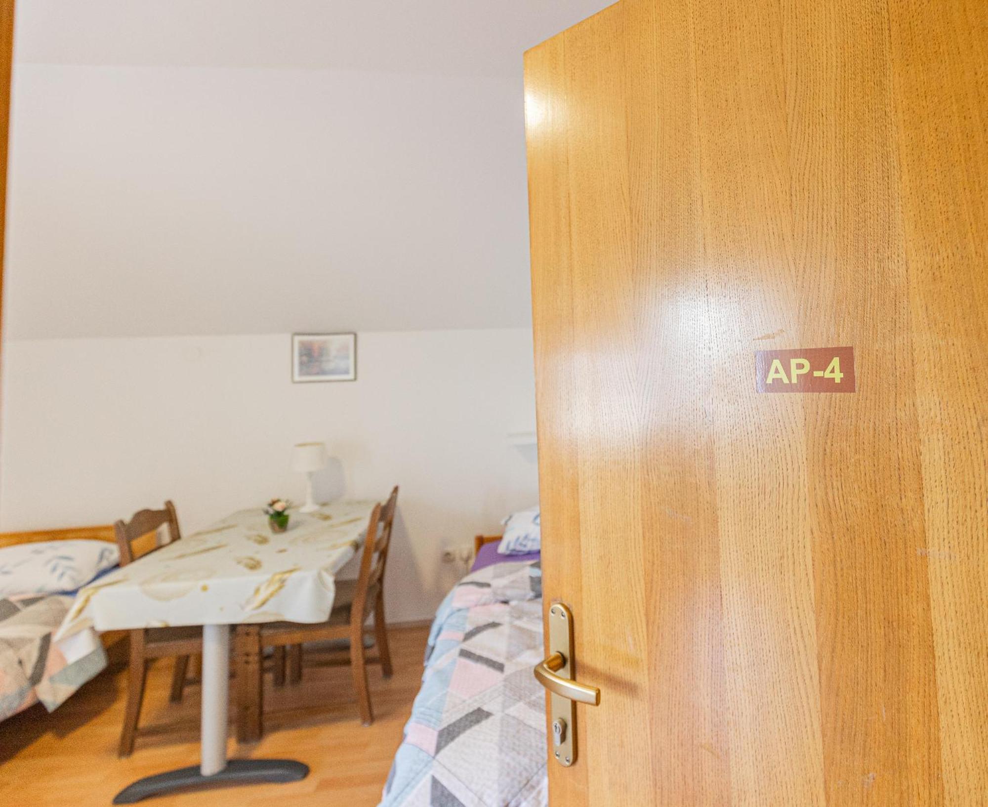 Rooms Kozarje 卢布尔雅那 外观 照片