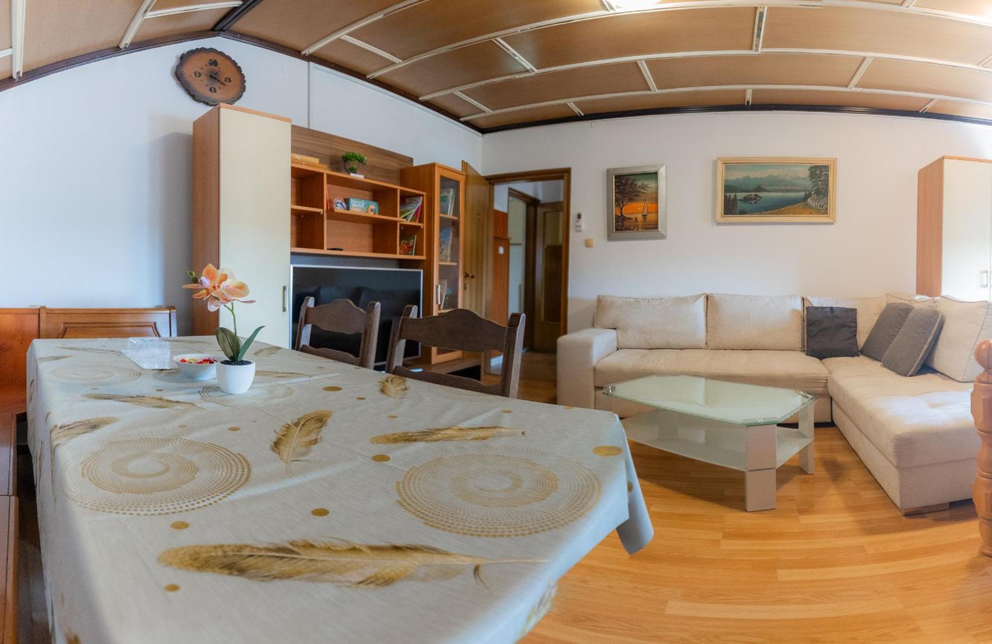 Rooms Kozarje 卢布尔雅那 外观 照片