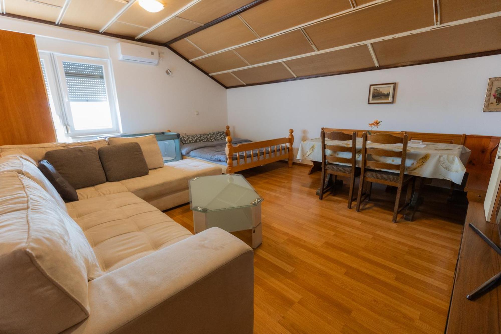 Rooms Kozarje 卢布尔雅那 外观 照片
